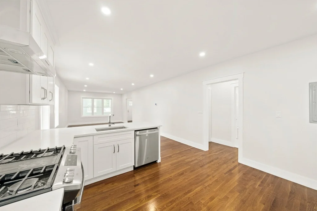 2 bed, 1 bath apartment for rent at 12 Whitford St Unit 12, Roslindale — photo 4 of 19