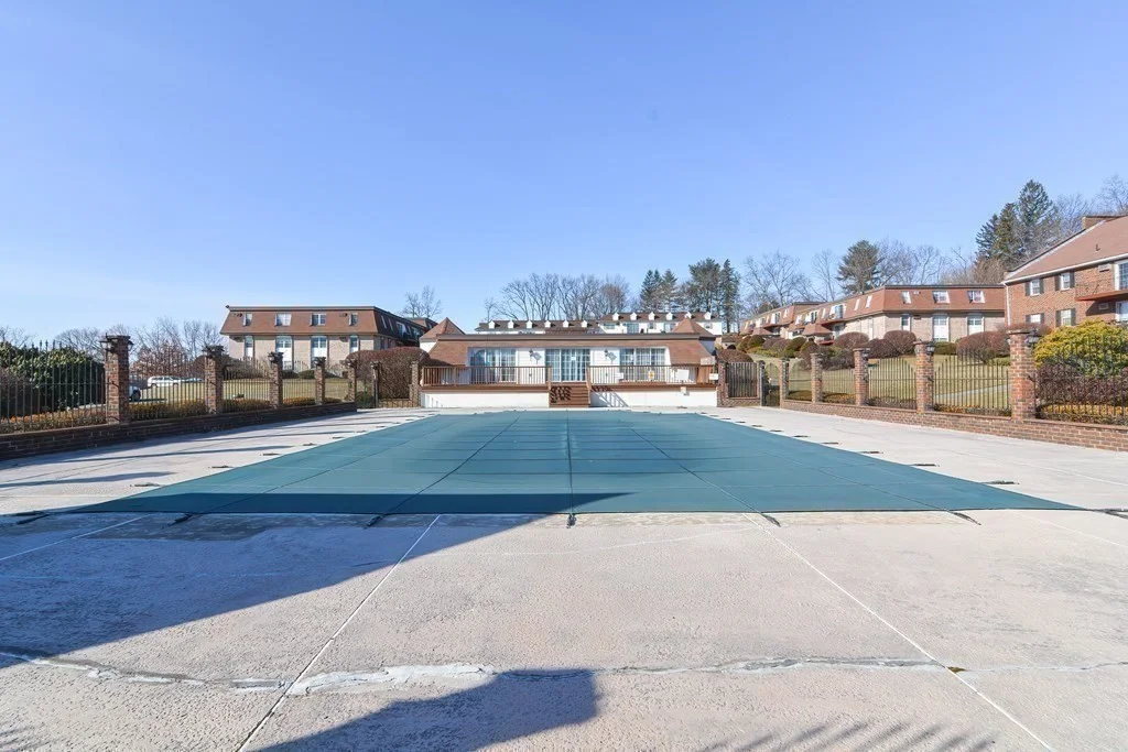 2 bed, 1 bath apartment for rent at 12 Williamsburg Ct Unit 13, Shrewsbury — photo 32 of 34