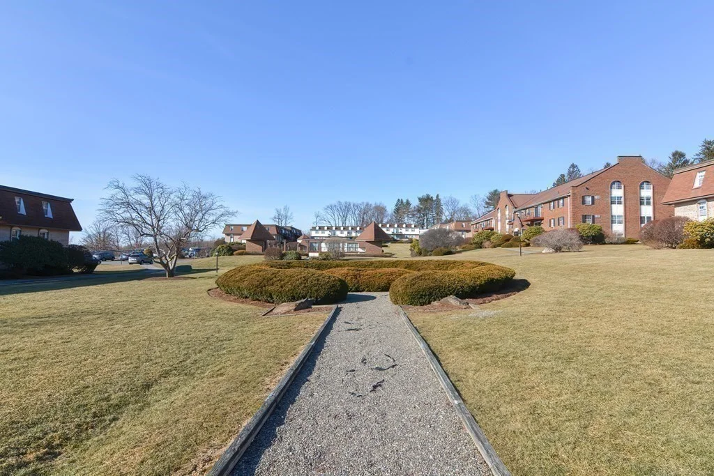 2 bed, 1 bath apartment for rent at 12 Williamsburg Ct Unit 13, Shrewsbury — photo 31 of 34