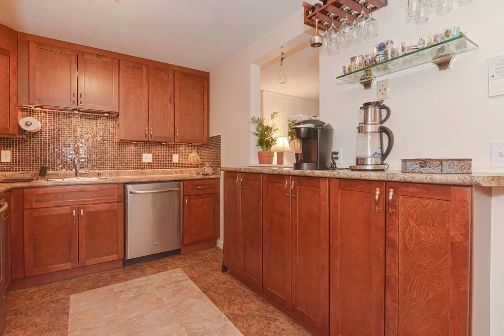 2 bed, 1 bath apartment for rent at 12 Williamsburg Ct Unit 13, Shrewsbury — photo 7 of 34