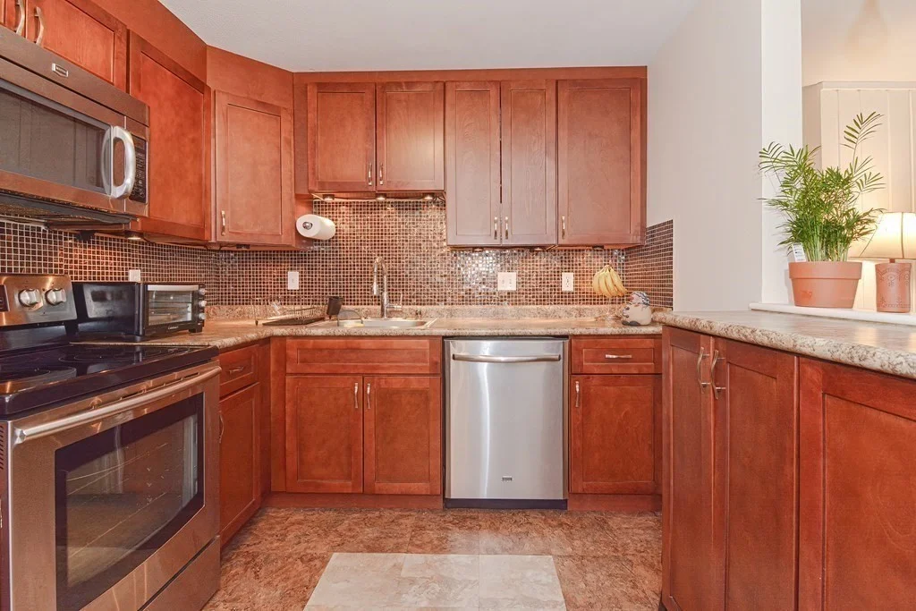 2 bed, 1 bath apartment for rent at 12 Williamsburg Ct Unit 13, Shrewsbury — photo 2 of 34