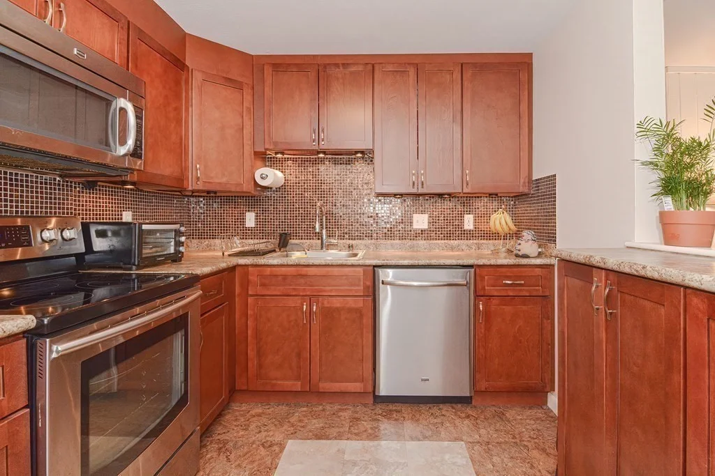 2 bed, 1 bath apartment for rent at 12 Williamsburg Ct Unit 13, Shrewsbury — photo 5 of 34