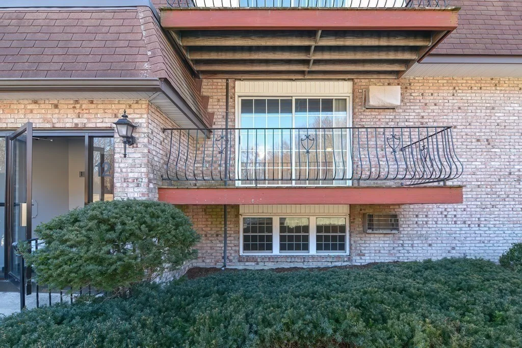 2 bed, 1 bath apartment for rent at 12 Williamsburg Ct Unit 13, Shrewsbury — photo 28 of 34