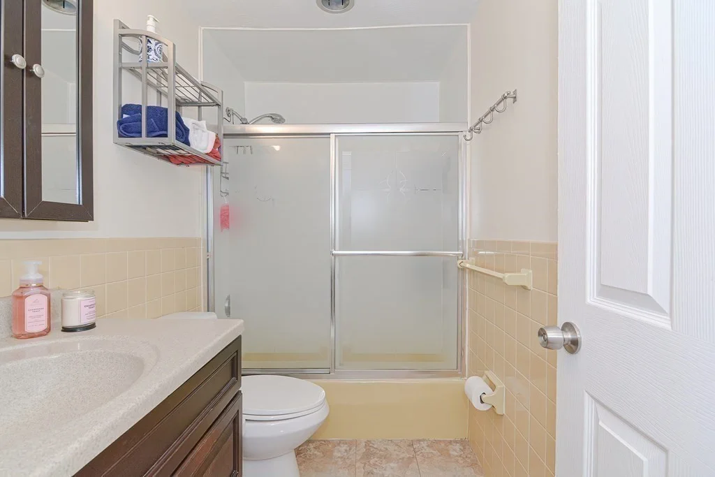 2 bed, 1 bath apartment for rent at 12 Williamsburg Ct Unit 13, Shrewsbury — photo 25 of 34
