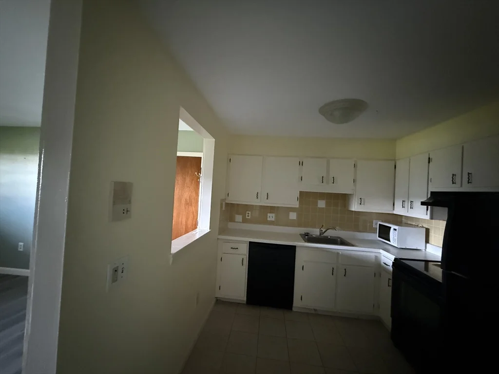 1 bed, 1 bath apartment for rent at 12 Williamsburg Ct Unit 2, Shrewsbury — photo 15 of 20