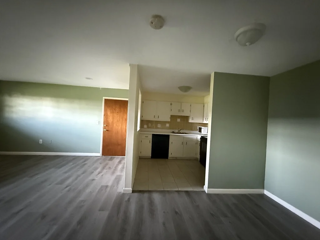 1 bed, 1 bath apartment for rent at 12 Williamsburg Ct Unit 2, Shrewsbury — photo 13 of 20