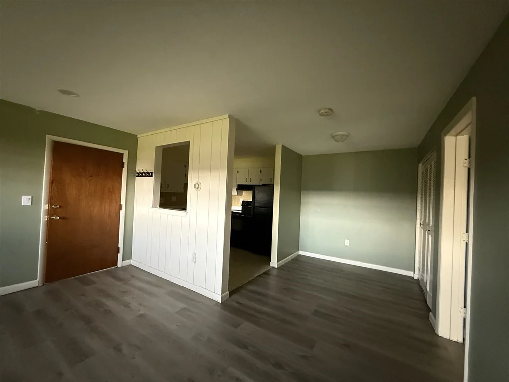 1 bed, 1 bath apartment for rent at 12 Williamsburg Ct Unit 2, Shrewsbury — photo 7 of 20