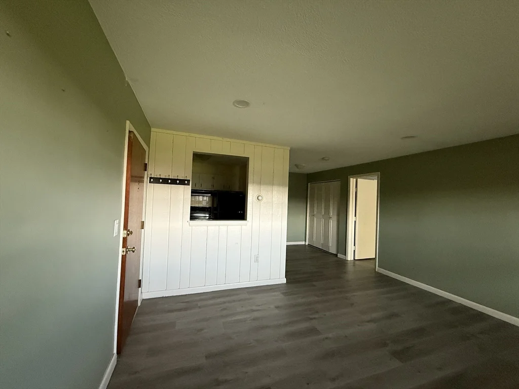 1 bed, 1 bath apartment for rent at 12 Williamsburg Ct Unit 2, Shrewsbury — photo 6 of 20