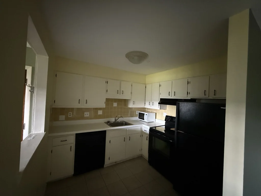 1 bed, 1 bath apartment for rent at 12 Williamsburg Ct Unit 2, Shrewsbury — photo 9 of 20