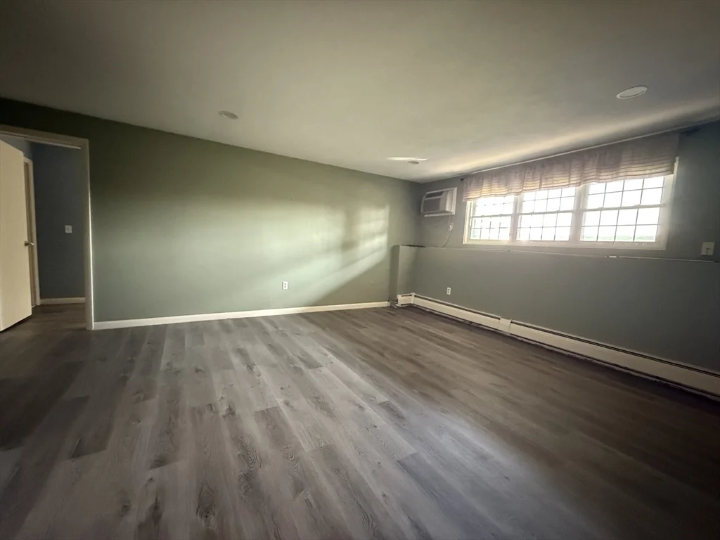 1 bed, 1 bath apartment for rent at 12 Williamsburg Ct Unit 2, Shrewsbury — photo 5 of 20