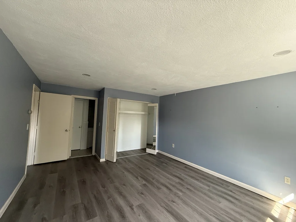 1 bed, 1 bath apartment for rent at 12 Williamsburg Ct Unit 2, Shrewsbury — photo 16 of 20