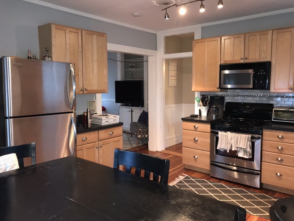3 bed, 1 bath apartment for rent at 12 Winfield Unit 2, South Boston — photo 4 of 18