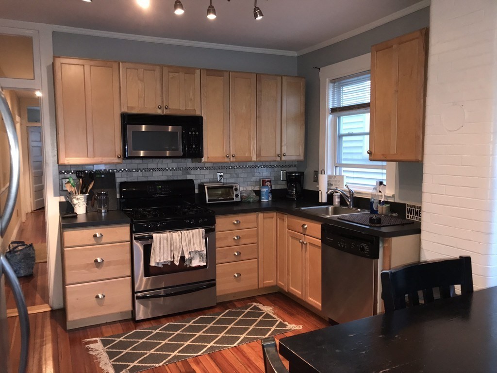 3 bed, 1 bath apartment for rent at 12 Winfield Unit 2, South Boston — photo 3 of 18