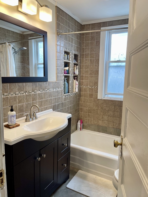 3 bed, 1 bath apartment for rent at 12 Winfield Unit 2, South Boston — photo 8 of 18