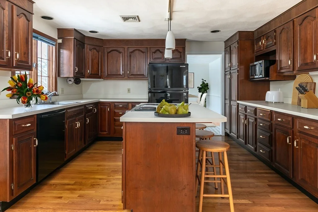4 bed, 1 bath apartment for rent at 12 Winter St, Wayland — photo 4 of 20