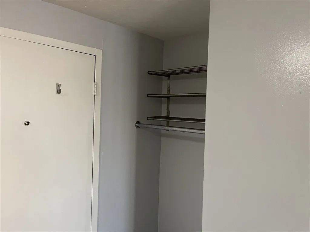 1 bed, 1 bath apartment for rent at 12 Woodland St Unit 34, Everett — photo 8 of 38