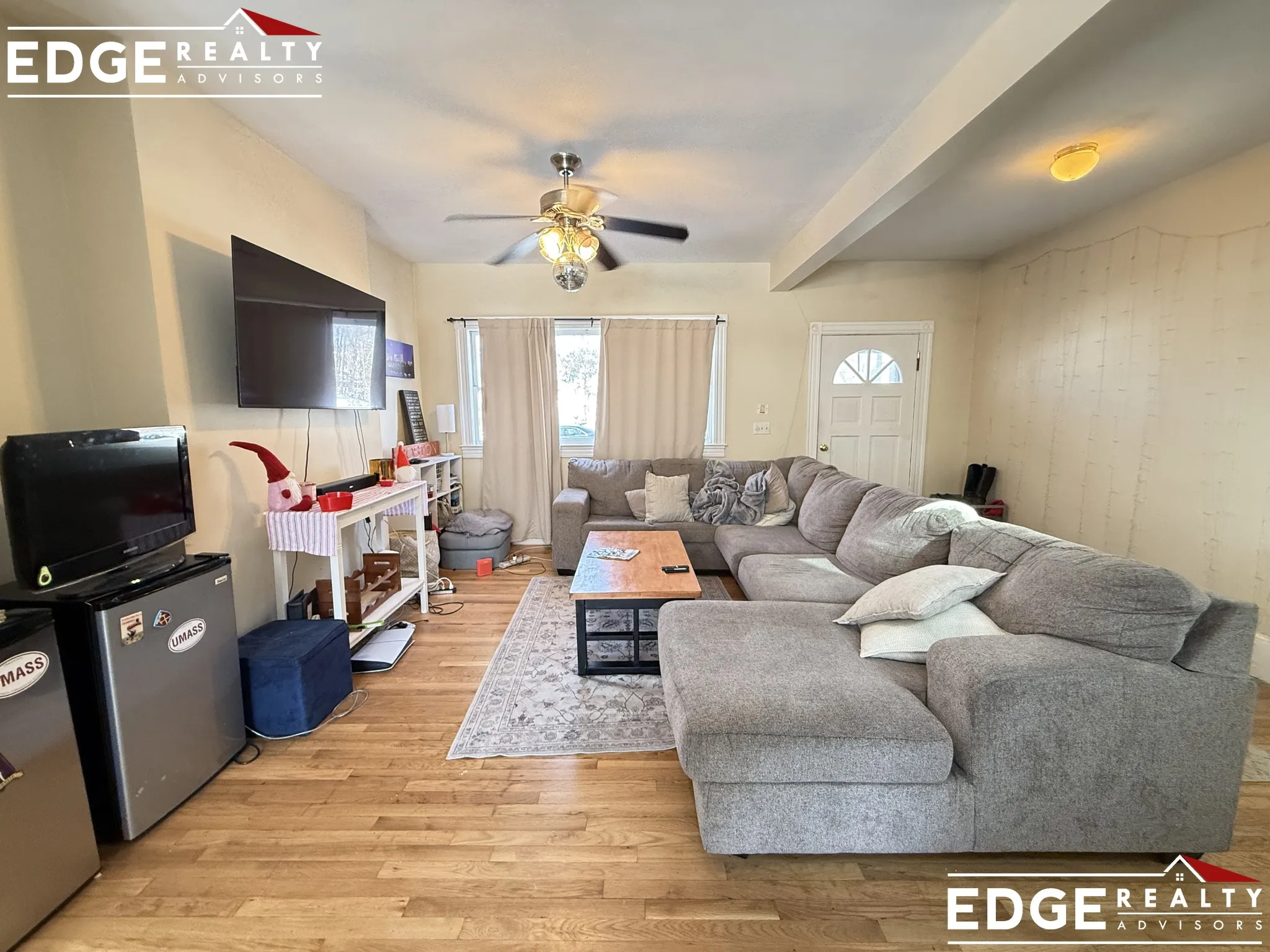 4 bed, 2 bath apartment for rent at 12 Woodmont St Unit 1, Brighton — photo 3 of 12