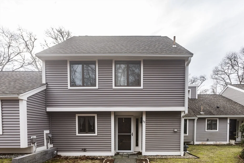 2 bed, 1 bath apartment for rent at 12 Woodrise Unit 12, Falmouth (village) — photo 2 of 19