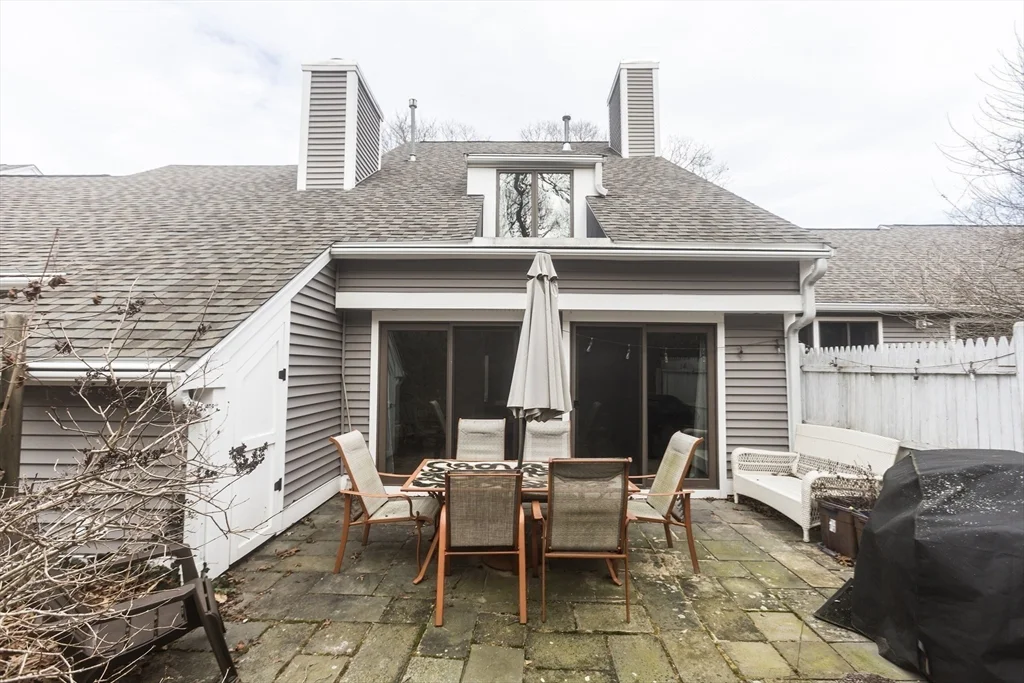2 bed, 1 bath apartment for rent at 12 Woodrise Unit 12, Falmouth (village) — photo 18 of 19