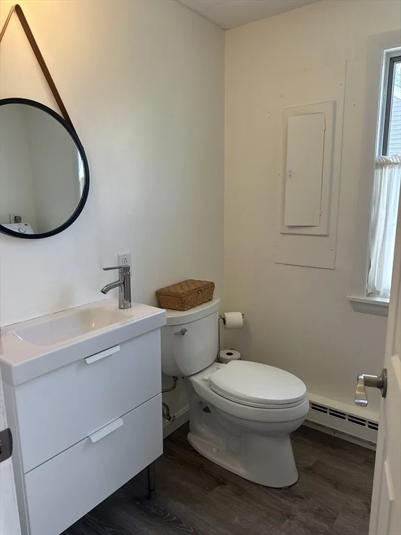 2 bed, 1 bath apartment for rent at 12 Woodrise Unit 12, Falmouth (village) — photo 4 of 19