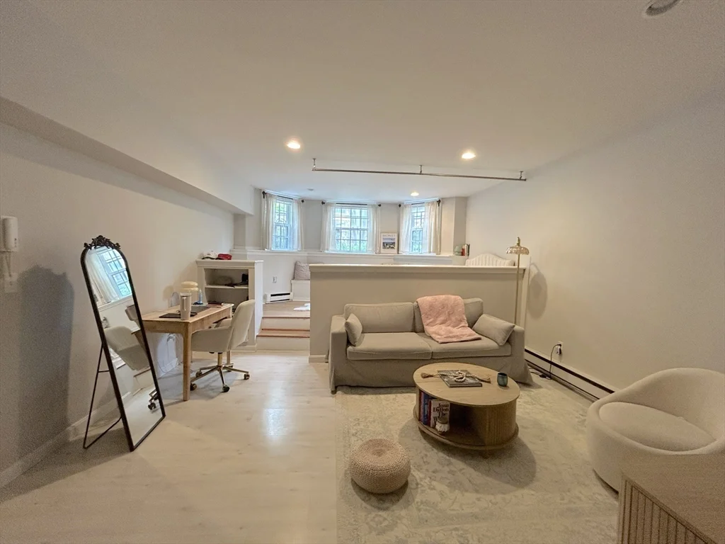 Studio bed, 1 bath apartment for rent at 120 Beacon St Unit 1A, Back Bay