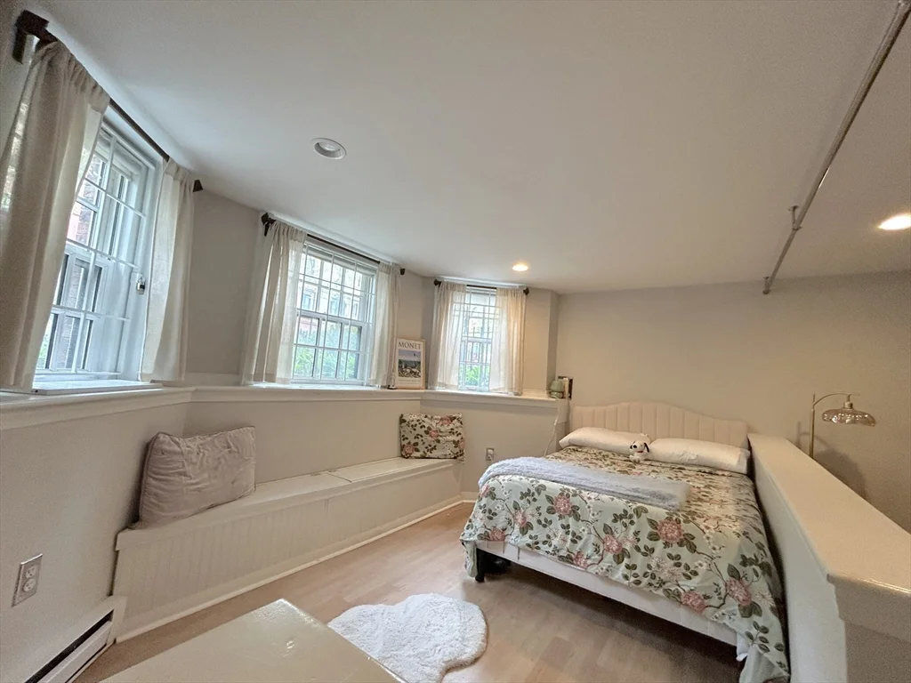 Studio bed, 1 bath apartment for rent at 120 Beacon St Unit 1A, Back Bay — photo 4 of 16