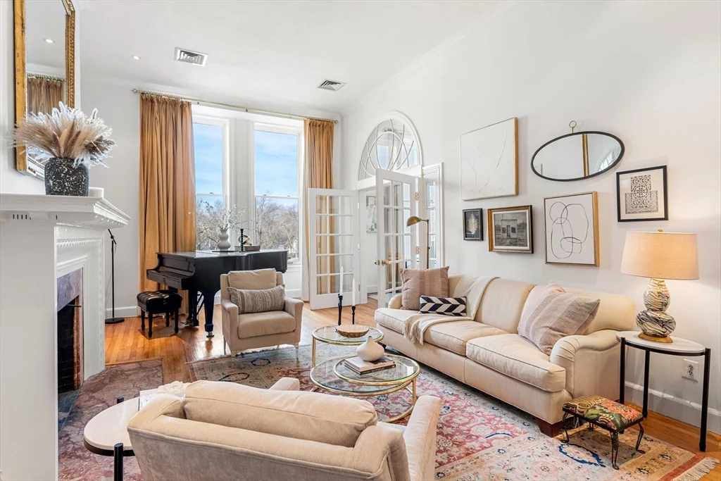 2 bed, 2 bath apartment for rent at 120 Beacon Unit 3, Back Bay