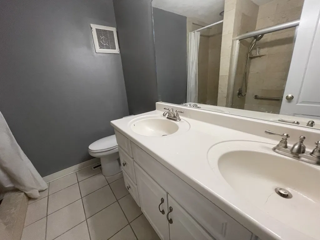 2 bed, 1 bath apartment for rent at 120 Beaconsfield Rd Unit 20, Brookline — photo 10 of 17