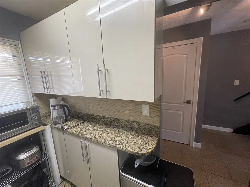 2 bed, 1 bath apartment for rent at 120 Beaconsfield Rd Unit 20, Brookline — photo 7 of 17