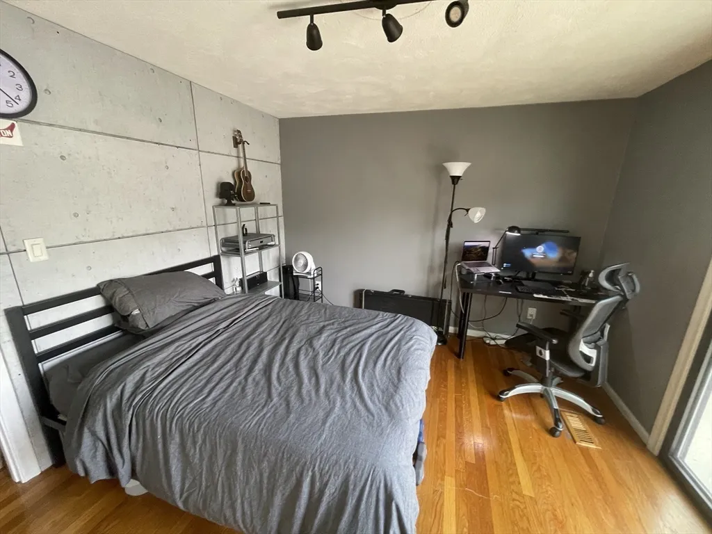 2 bed, 1 bath apartment for rent at 120 Beaconsfield Rd Unit 20, Brookline — photo 8 of 17