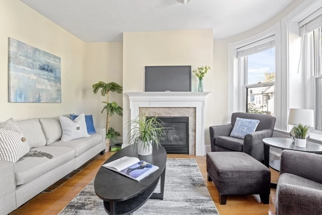 2 bed, 1 bath apartment for rent at 120 Brook St Unit 3, Brookline Village — photo 5 of 10