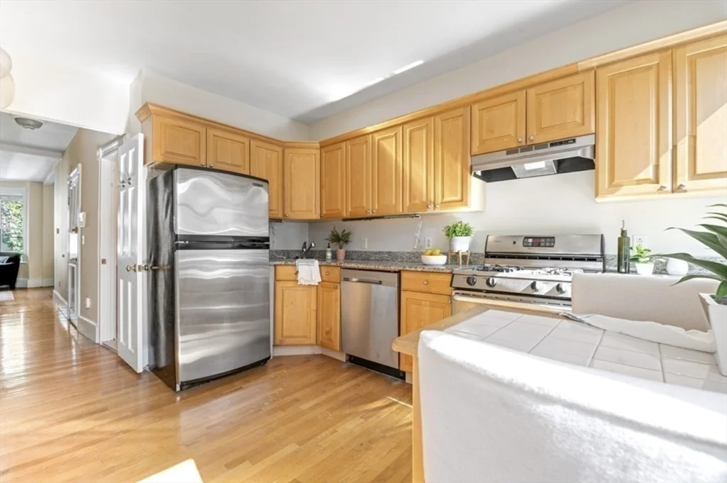 2 bed, 1 bath apartment for rent at 120 Brook St Unit 3, Brookline Village — photo 4 of 10