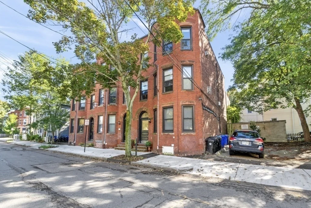 2 bed, 1 bath apartment for rent at 120 Brook St Unit 3, Brookline Village — photo 1 of 10