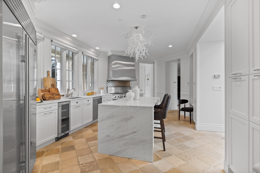 6 bed, 4+ bath apartment for rent at 120 Cabot St, Chestnut Hill — photo 7 of 37