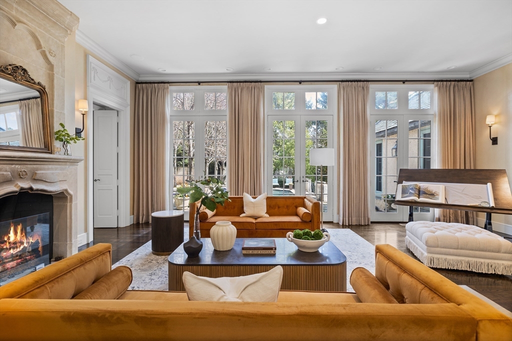 6 bed, 4+ bath apartment for rent at 120 Cabot St, Chestnut Hill — photo 3 of 37