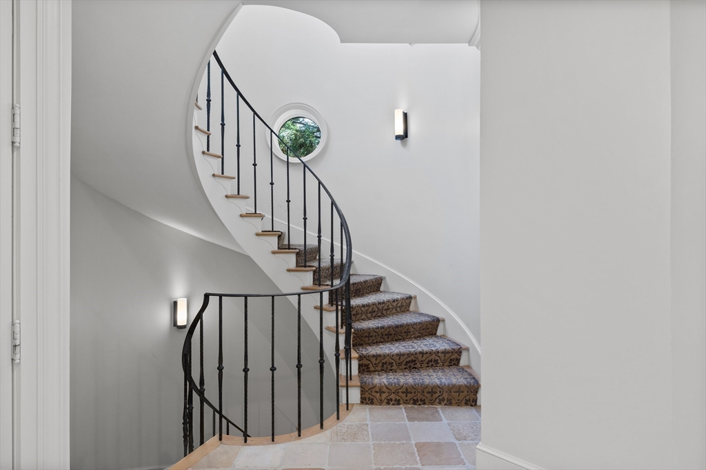6 bed, 4+ bath apartment for rent at 120 Cabot St, Chestnut Hill — photo 25 of 37