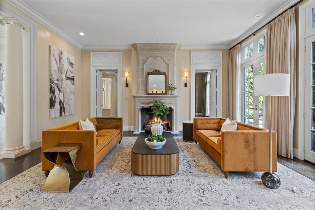 6 bed, 4+ bath apartment for rent at 120 Cabot St, Chestnut Hill — photo 2 of 37
