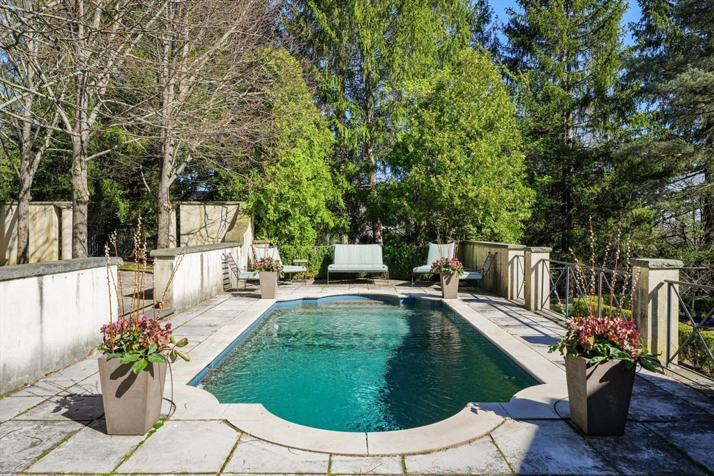 6 bed, 4+ bath apartment for rent at 120 Cabot St, Chestnut Hill — photo 33 of 37