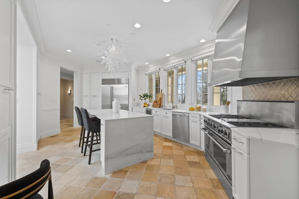 6 bed, 4+ bath apartment for rent at 120 Cabot St Unit 120, Chestnut Hill — photo 8 of 37