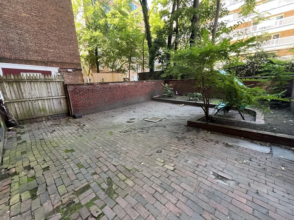 Studio bed, 1 bath apartment for rent at 120 Charles St Unit 2, Beacon Hill — photo 5 of 5