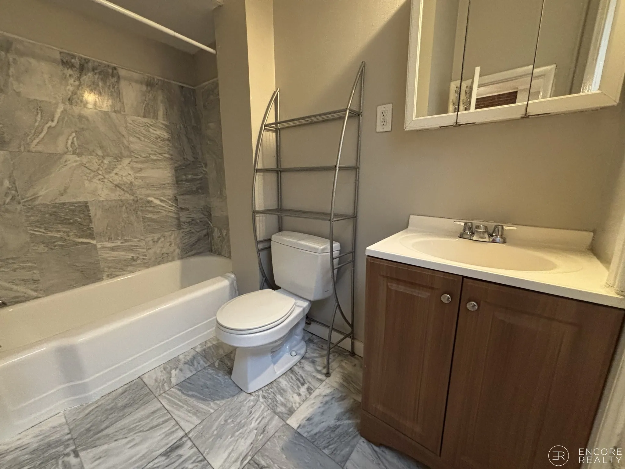 Studio bed, 1 bath apartment for rent at 120 Charles St Unit 5, Beacon Hill — photo 3 of 3