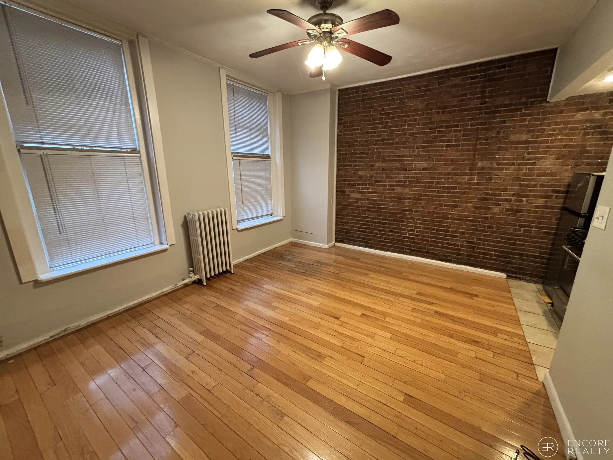 Studio bed, 1 bath apartment for rent at 120 Charles St Unit 5, Beacon Hill — photo 2 of 3