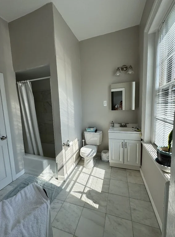 Studio bed, 1 bath apartment for rent at 120 Charles St Unit 7, Beacon Hill — photo 4 of 7