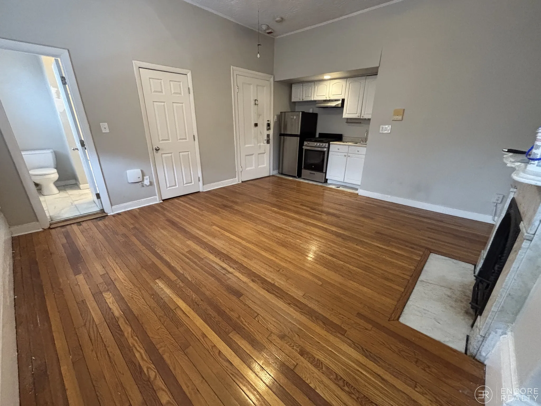 Studio bed, 1 bath apartment for rent at 120 Charles St Unit 8a, Beacon Hill — photo 2 of 5