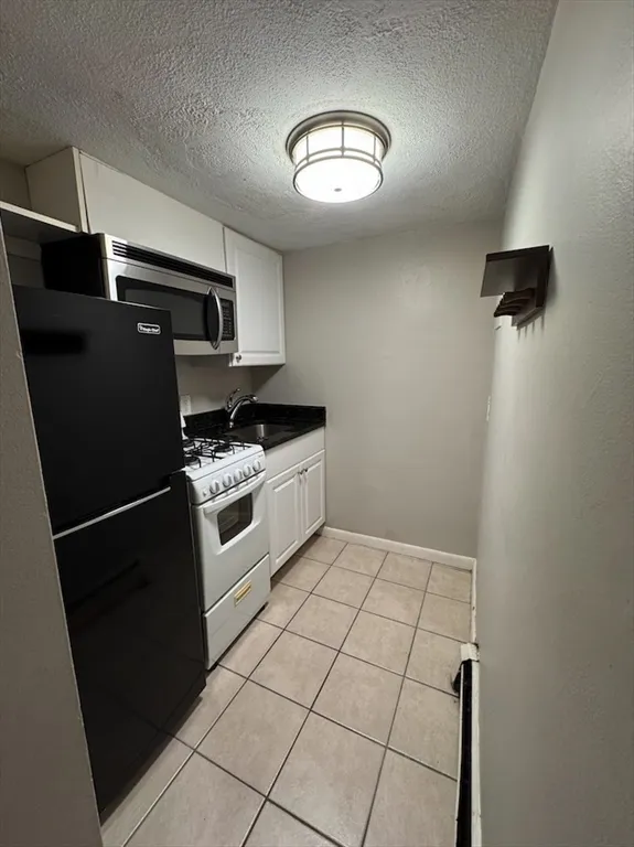 Studio bed, 1 bath apartment for rent at 120 Charles Unit 1, Beacon Hill — photo 1 of 4