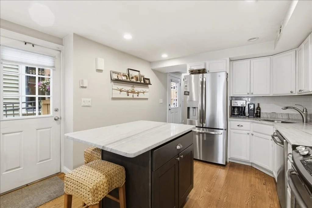 2 bed, 2 bath apartment for rent at 120 Elm St, Charlestown — photo 5 of 27