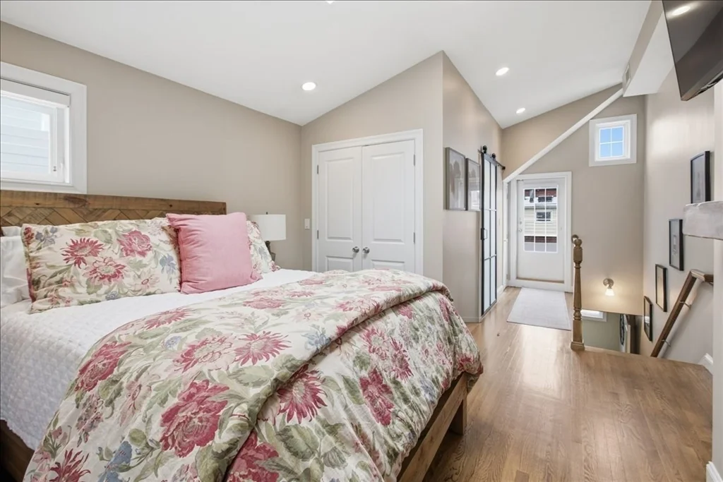 2 bed, 2 bath apartment for rent at 120 Elm St, Charlestown — photo 16 of 27