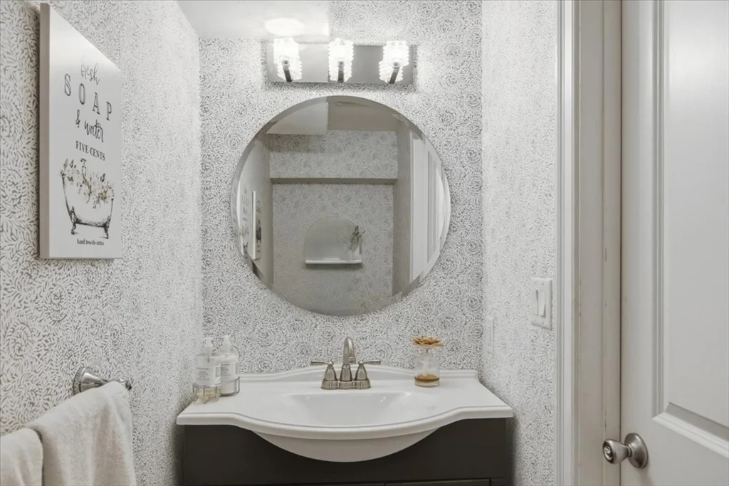 2 bed, 2 bath apartment for rent at 120 Elm St, Charlestown — photo 8 of 27