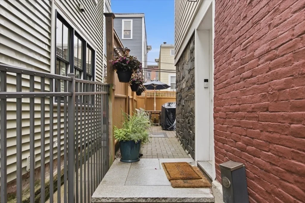 2 bed, 2 bath apartment for rent at 120 Elm St, Charlestown — photo 23 of 27