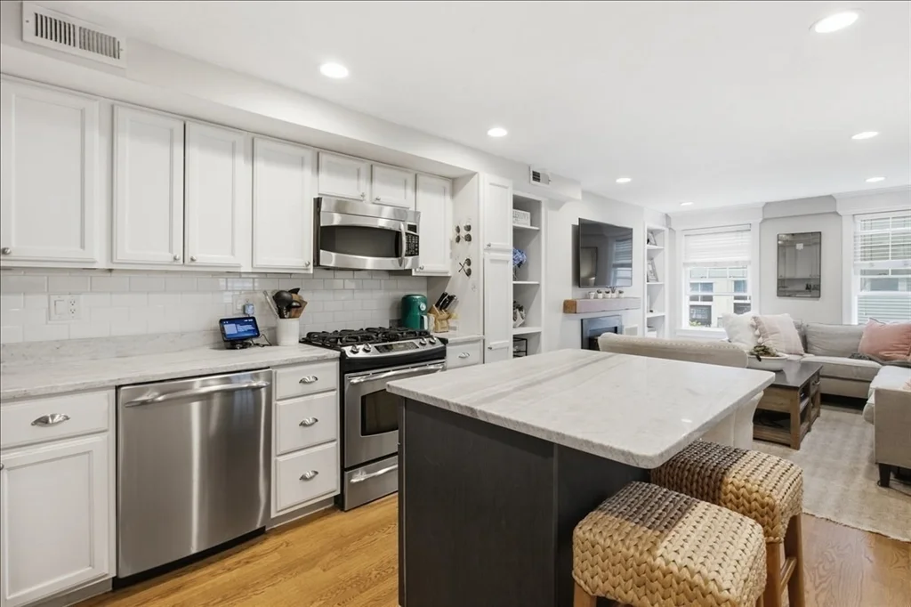 2 bed, 2 bath apartment for rent at 120 Elm St, Charlestown — photo 4 of 27